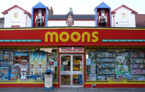 Moons Scrolling6