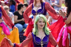 bellydancers
