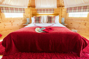 Bed L