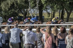James Blunt at Newmarket 2018 b 1 min