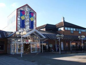 Guineas shopping center